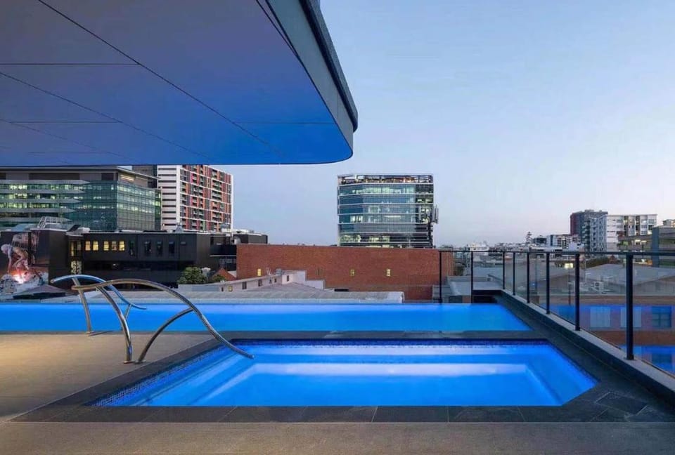 Heart of the Valley Chic High Level 2BR Apartment Apartment in Brisbane