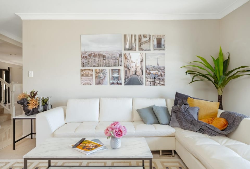 Spacious newly redecorated 5BD Family Home House in Brisbane
