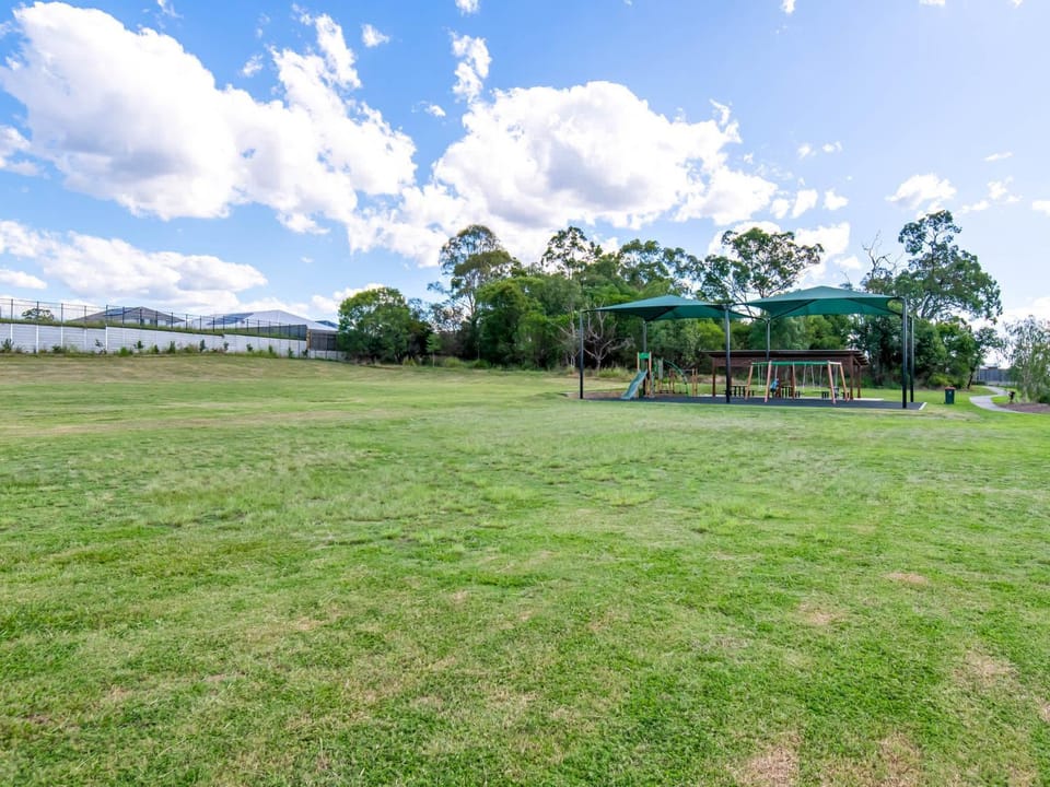 Spacious Newly Furnished 4BD Family Retreat House in Brisbane