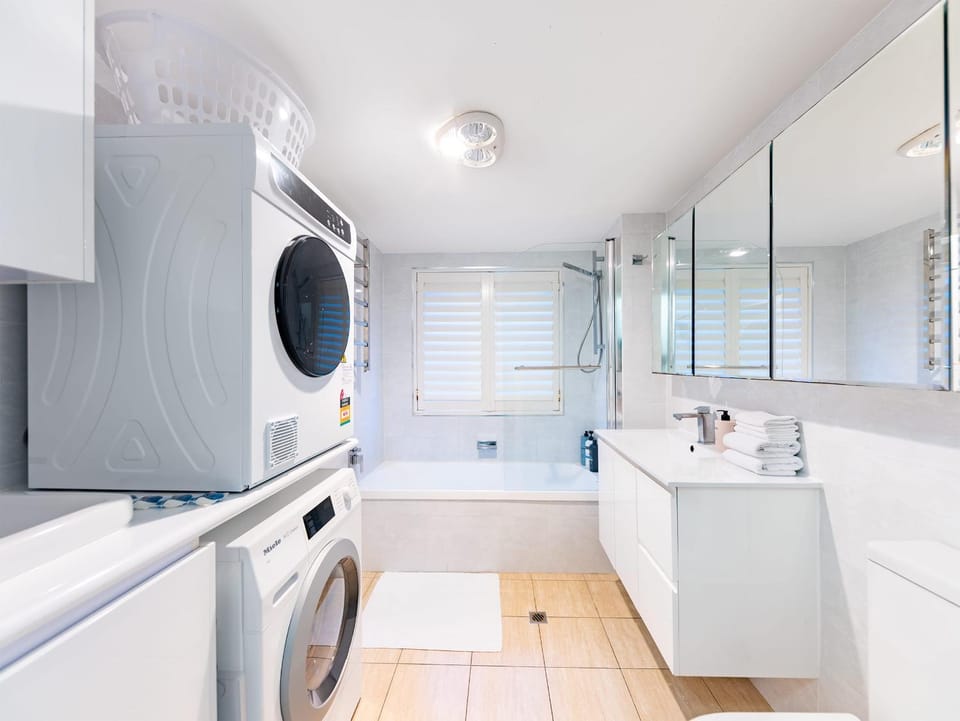 Spacious Newly Furnished 2bed Apartment in South Brisbane Apartment in Brisbane City