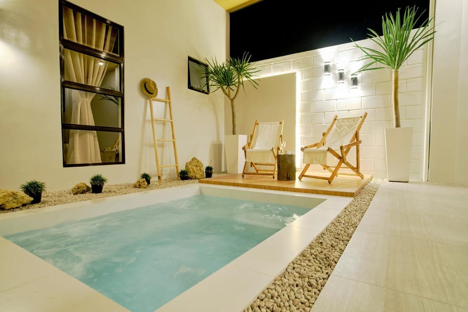 Pool view, Swimming pool