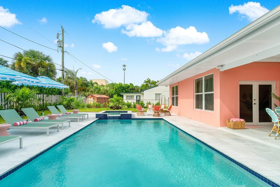 Swimming pool