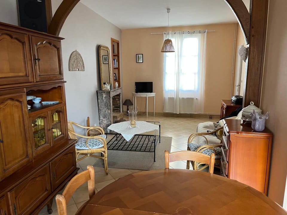 Communal lounge/ TV room