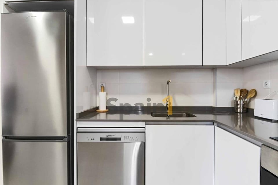 Kitchen or kitchenette, dishwasher