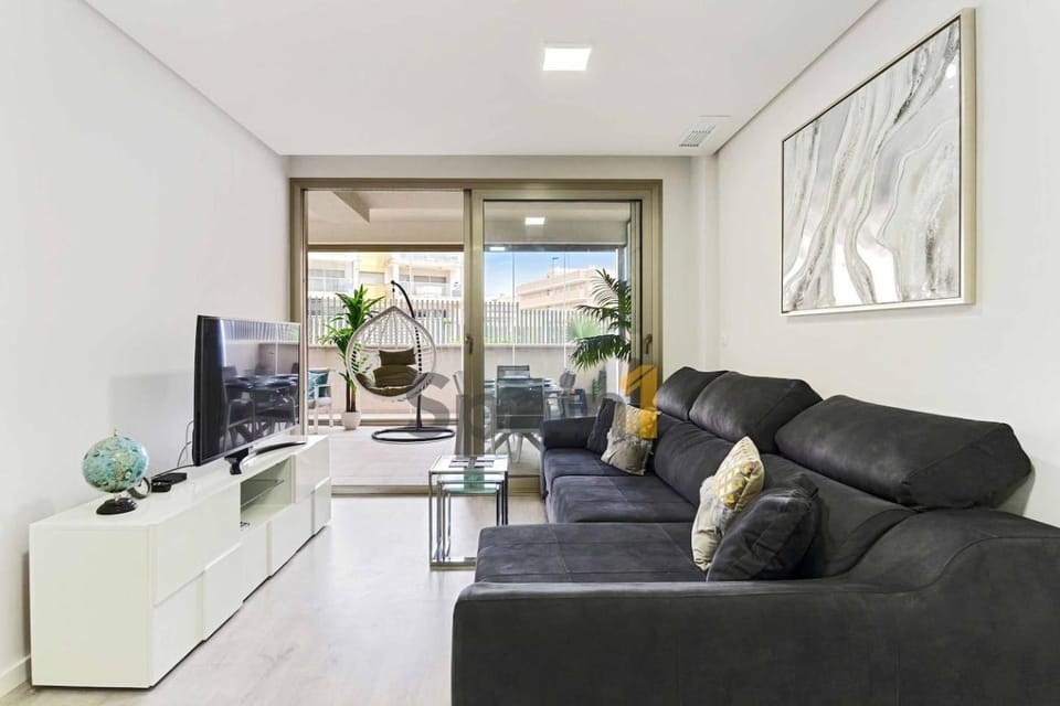 Communal lounge/ TV room, TV and multimedia, Living room, Seating area