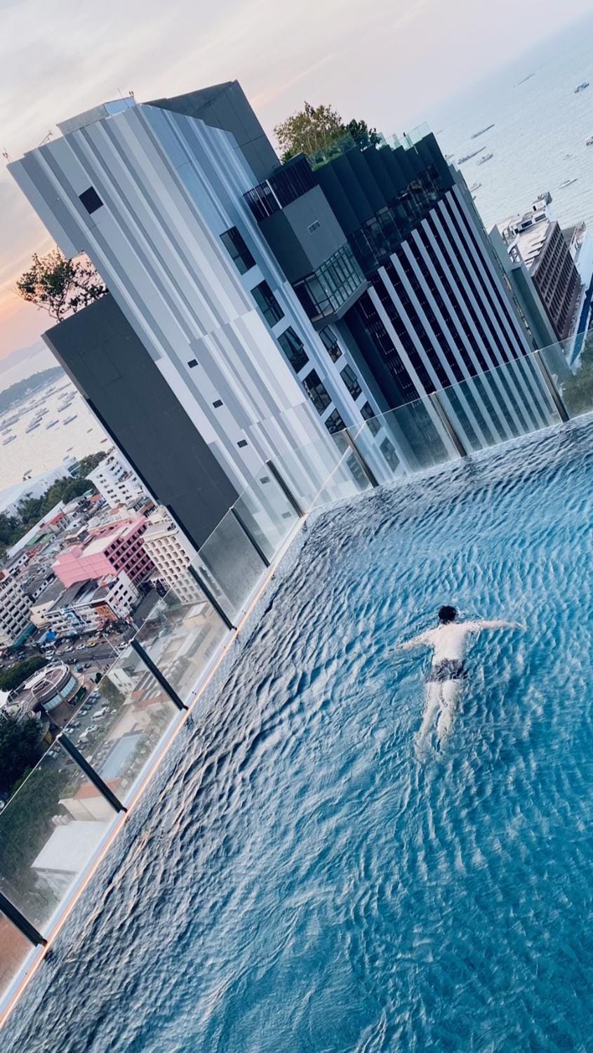 BASE Central Pattaya King-Bed Apartment in Pattaya City