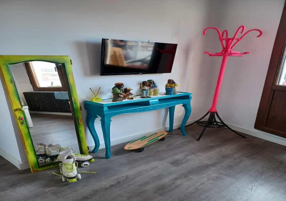 Communal lounge/ TV room, TV and multimedia, Lobby or reception