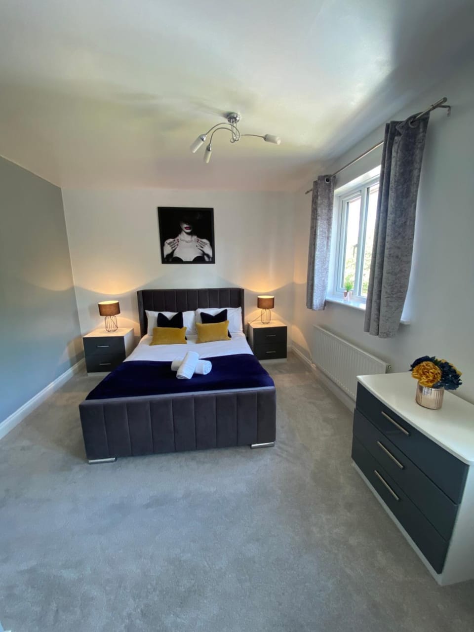 Bed, Photo of the whole room