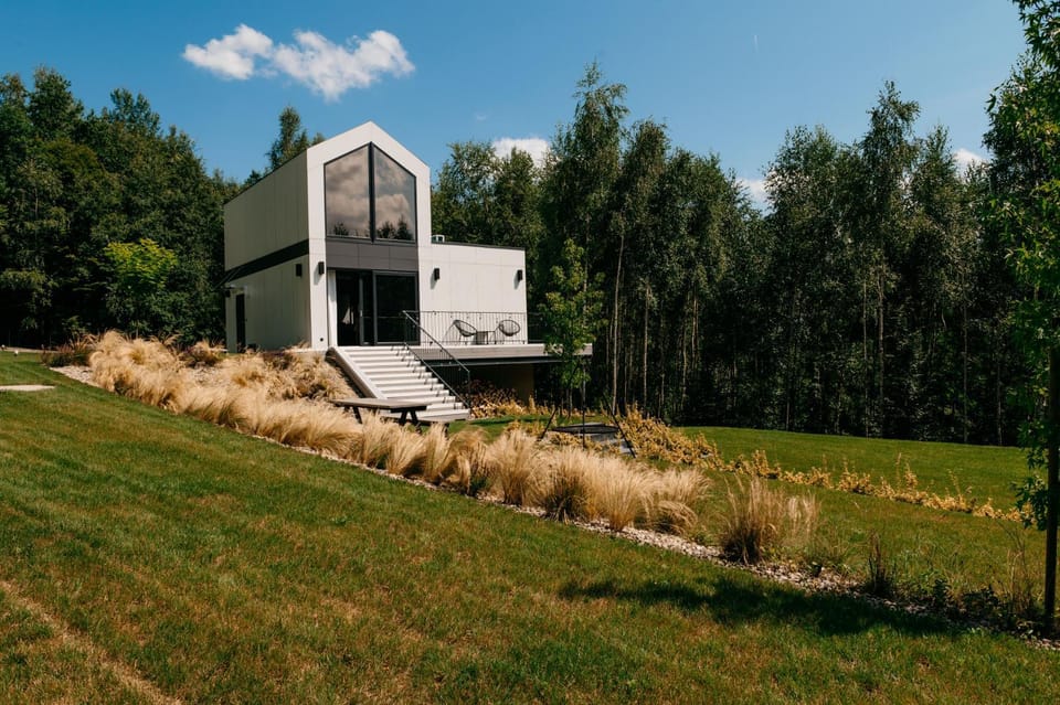 Property building, Spring, Day, Natural landscape, Garden, Garden view