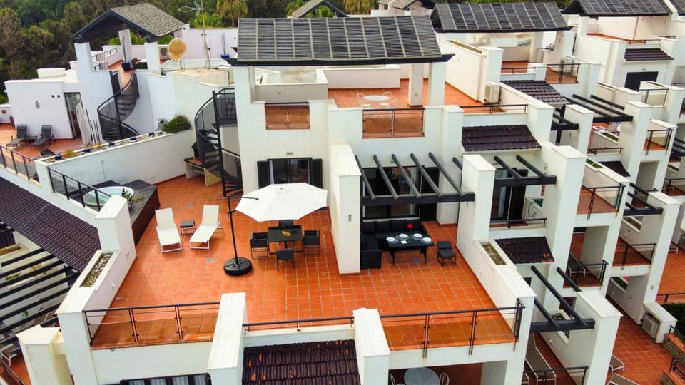 Property building, Balcony/Terrace