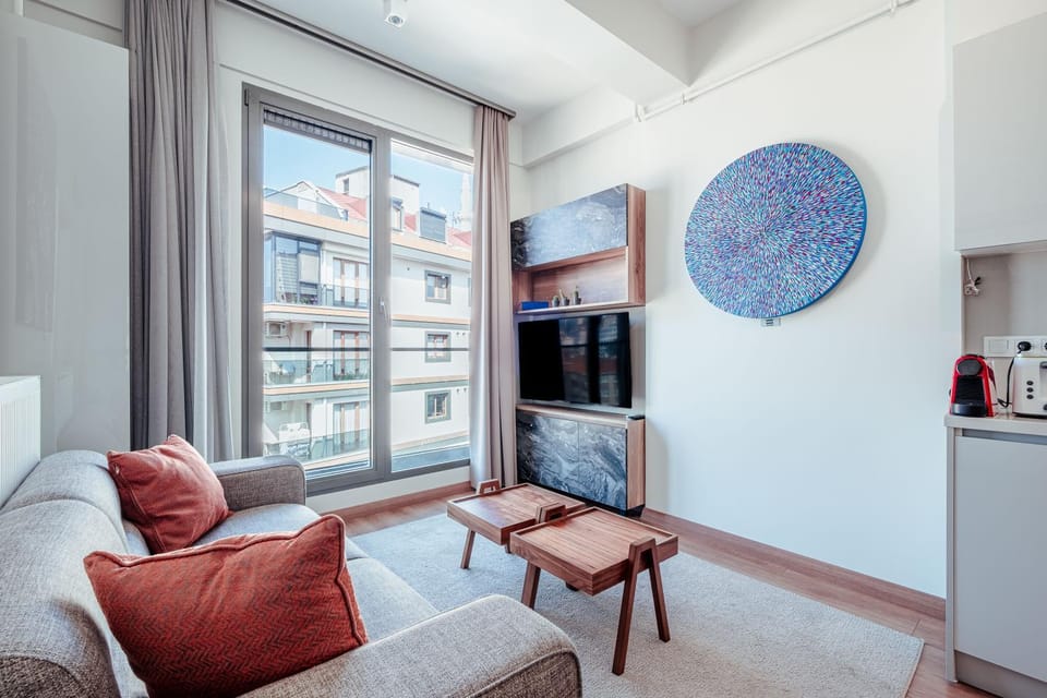 TV and multimedia, Living room, Seating area, Evening entertainment