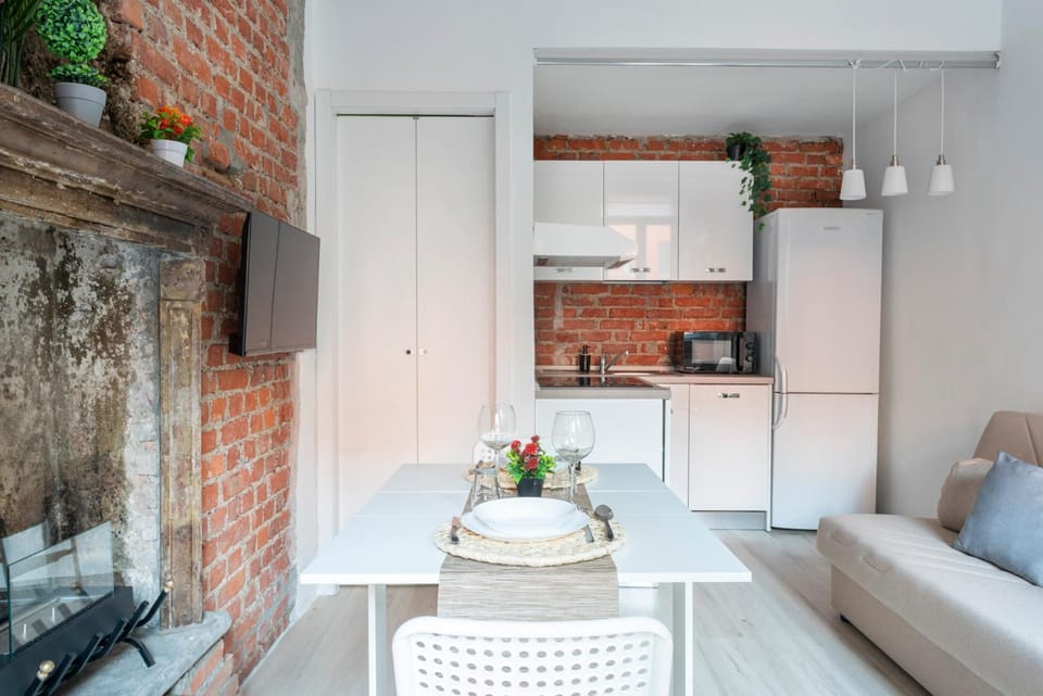 Kitchen or kitchenette, Seating area, Dining area, minibar, pet friendly, stove