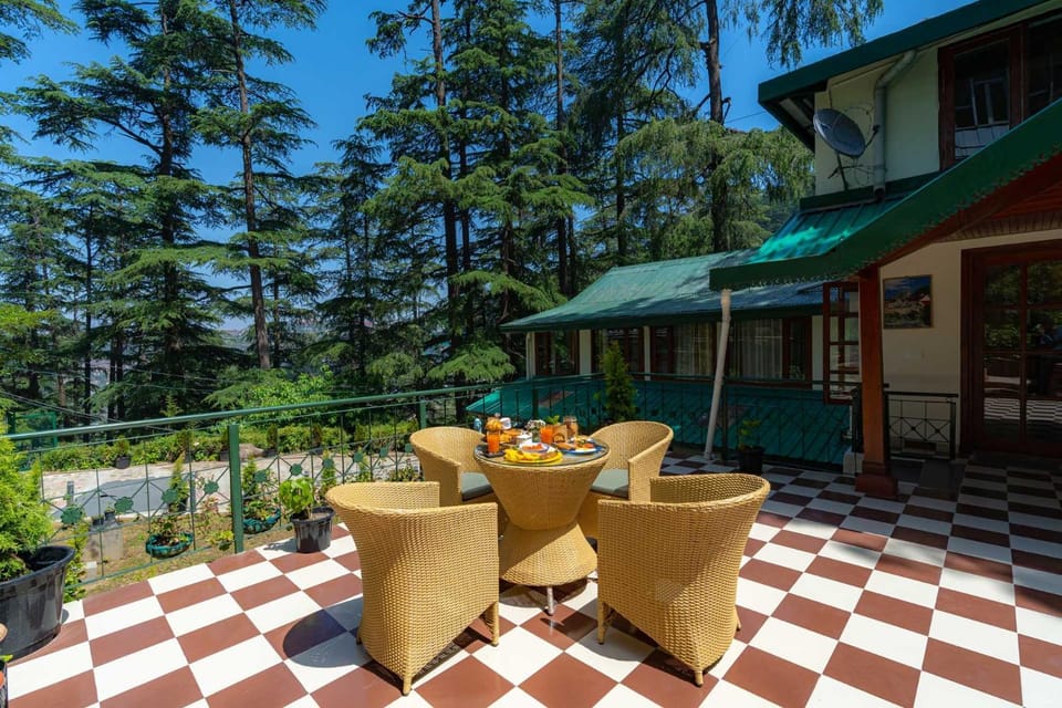 Property building, Seating area, Breakfast
