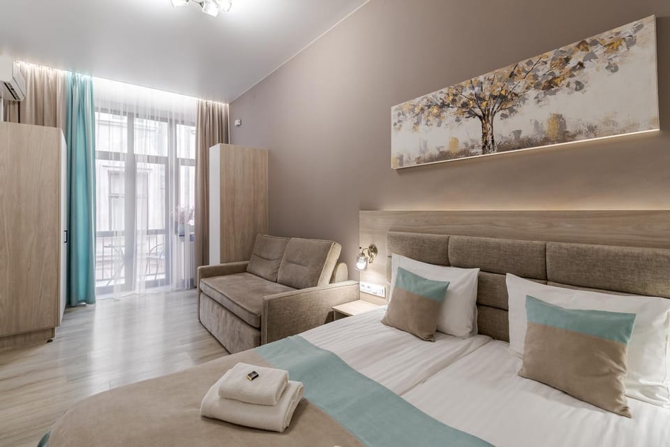 Living room, Photo of the whole room, Seating area, Bedroom