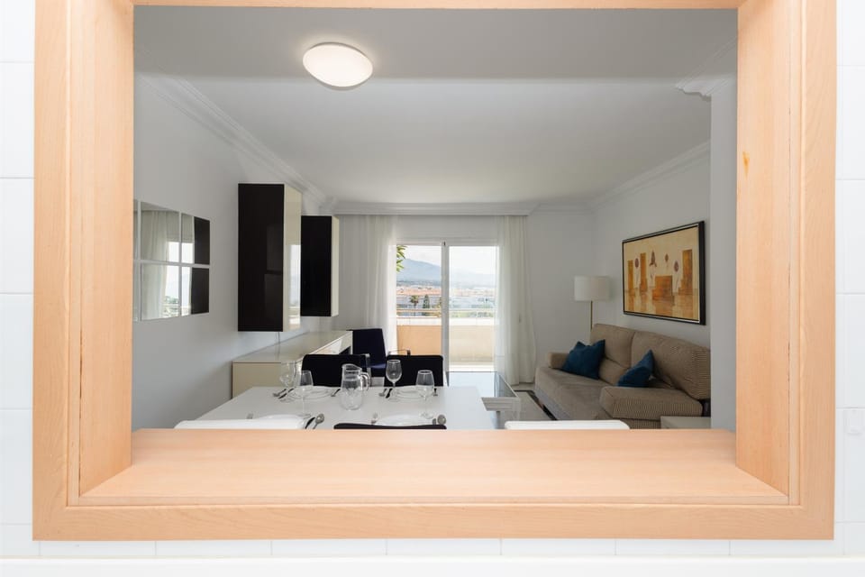 TV and multimedia, Living room, Photo of the whole room, Dining area