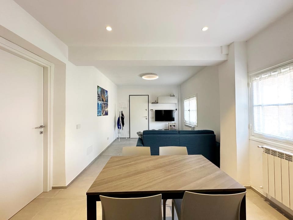 TV and multimedia, Living room, Dining area