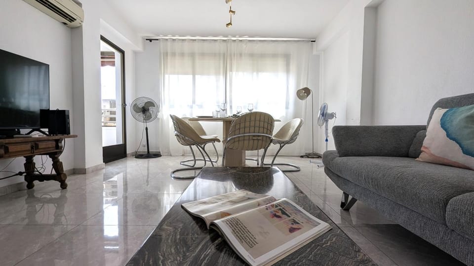Communal lounge/ TV room, TV and multimedia, Living room
