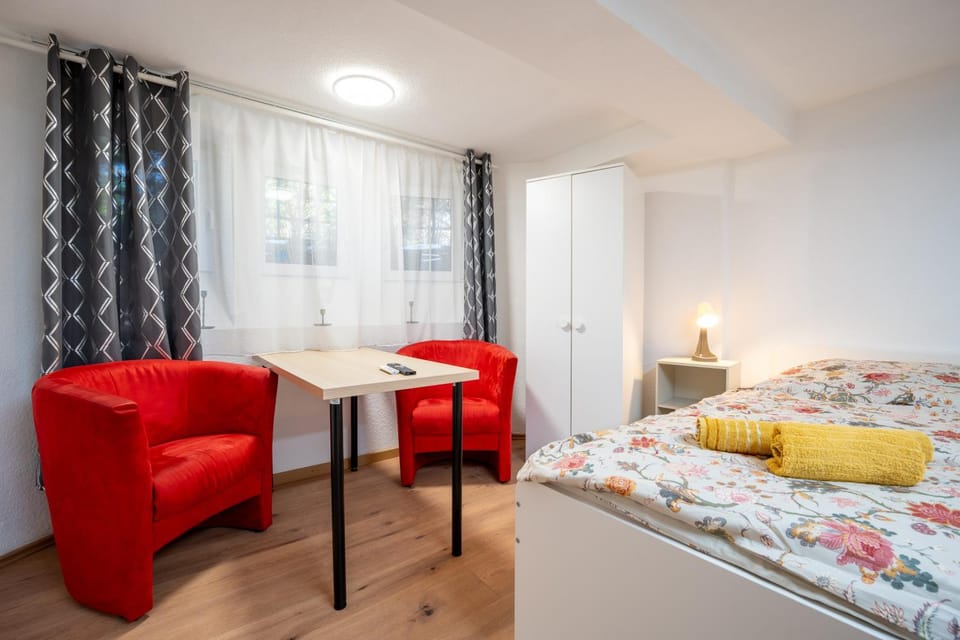 Seating area, Bedroom