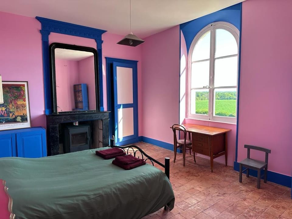 Ancien relais de chasse à 35 min du Circuit 24h du Mans Bed and Breakfast in Centre-Val de Loire