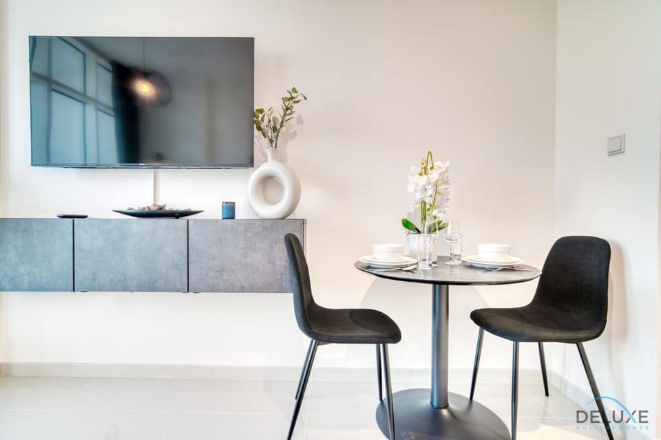 TV and multimedia, Living room, Dining area