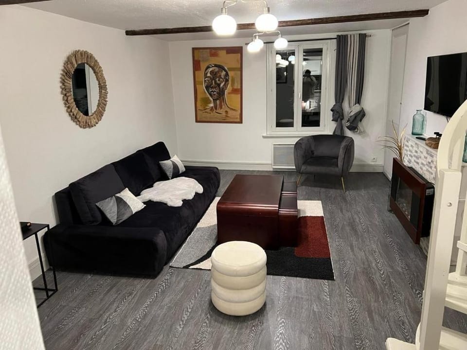 Ndiam 's Apartment in Honfleur