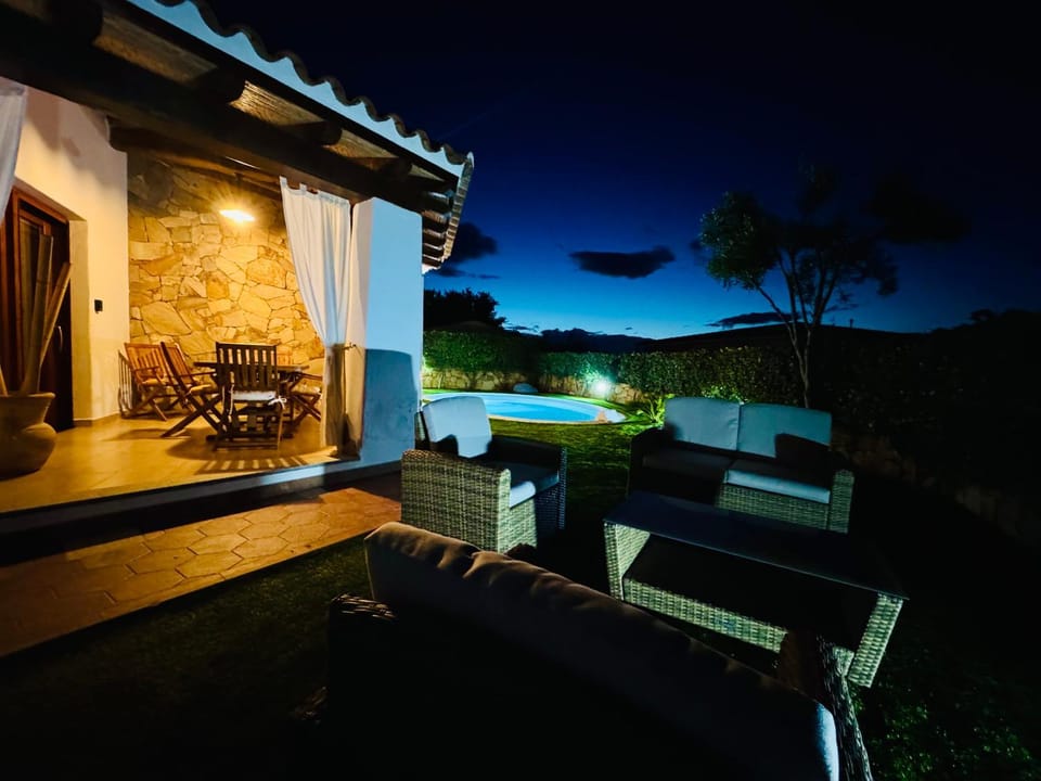 Villa Nadia con piscina privata Budoni Villa in Sardinia