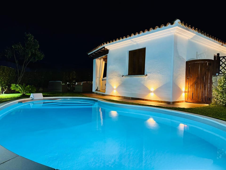 Villa Nadia con piscina privata Budoni Villa in Sardinia