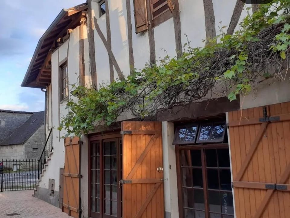 Les colombages bis Apartment in Nouvelle-Aquitaine