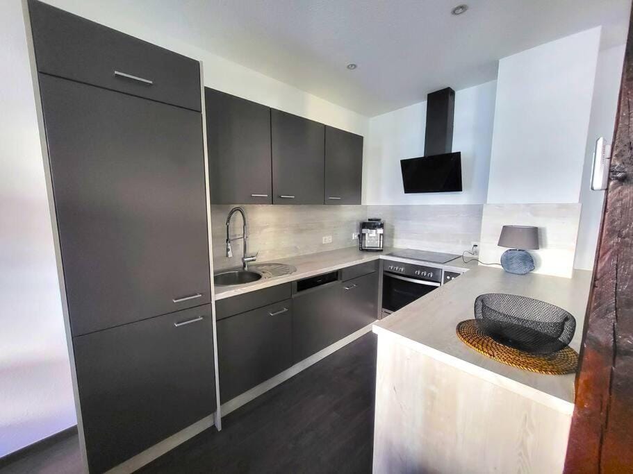 Kitchen or kitchenette, pet friendly, stove