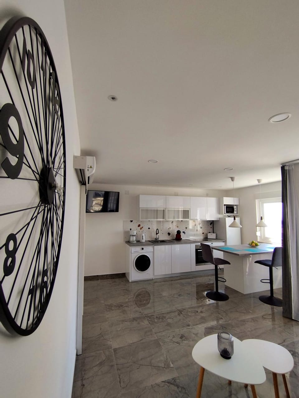 Kitchen or kitchenette, Living room