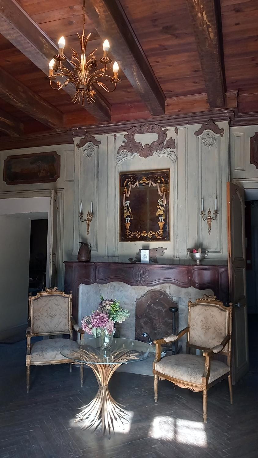 Living room, Internal: Not applicable to any particular room