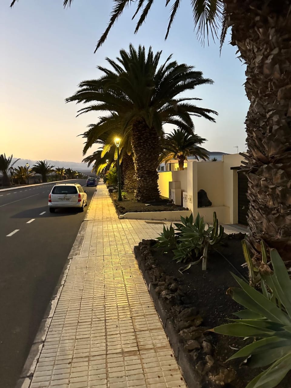 Facade/entrance, Mountain view, Street view, Quiet street view, Parking