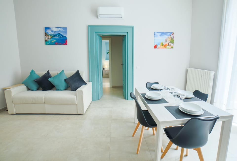 Living room, Seating area, Dining area, air conditioner