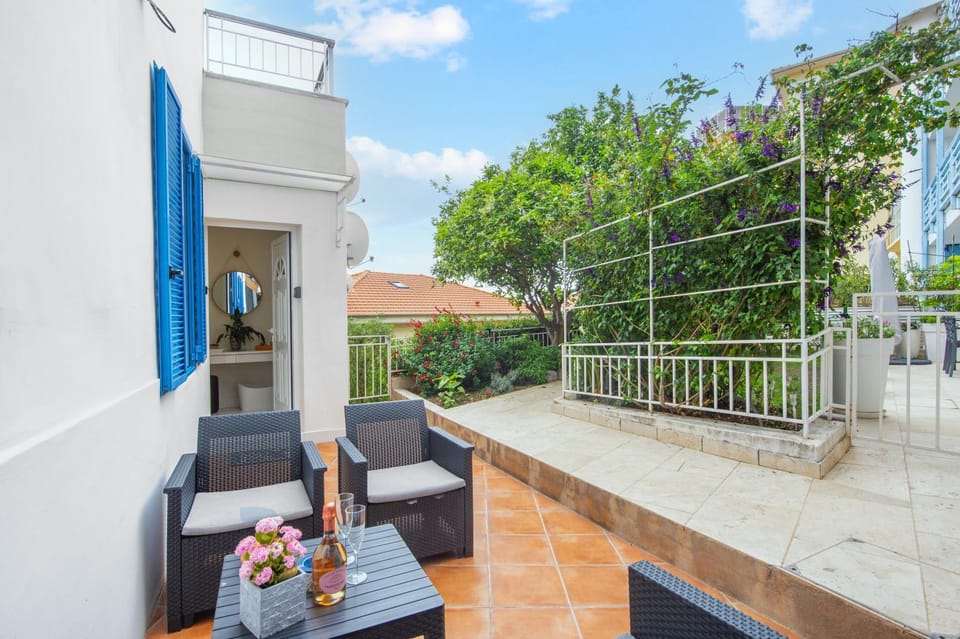 Patio, Balcony/Terrace, Living room, Dining area