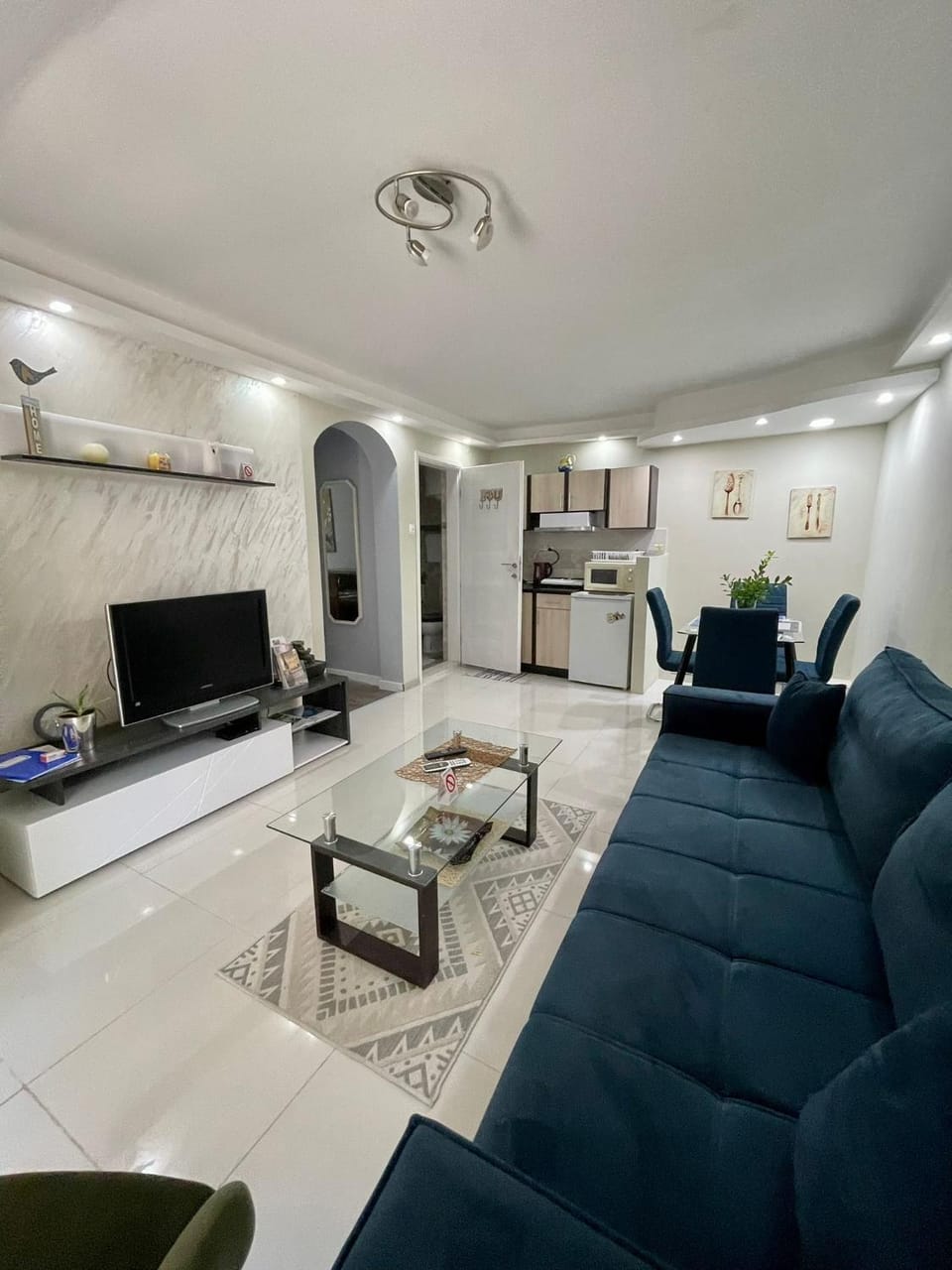 Communal lounge/ TV room, TV and multimedia, Kitchen or kitchenette, Living room, Seating area, Dining area, Evening entertainment, minibar, stove