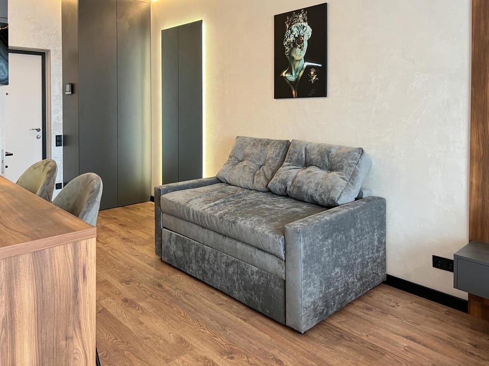 Apartment White Pearl Marinist Apartment in Odessa
