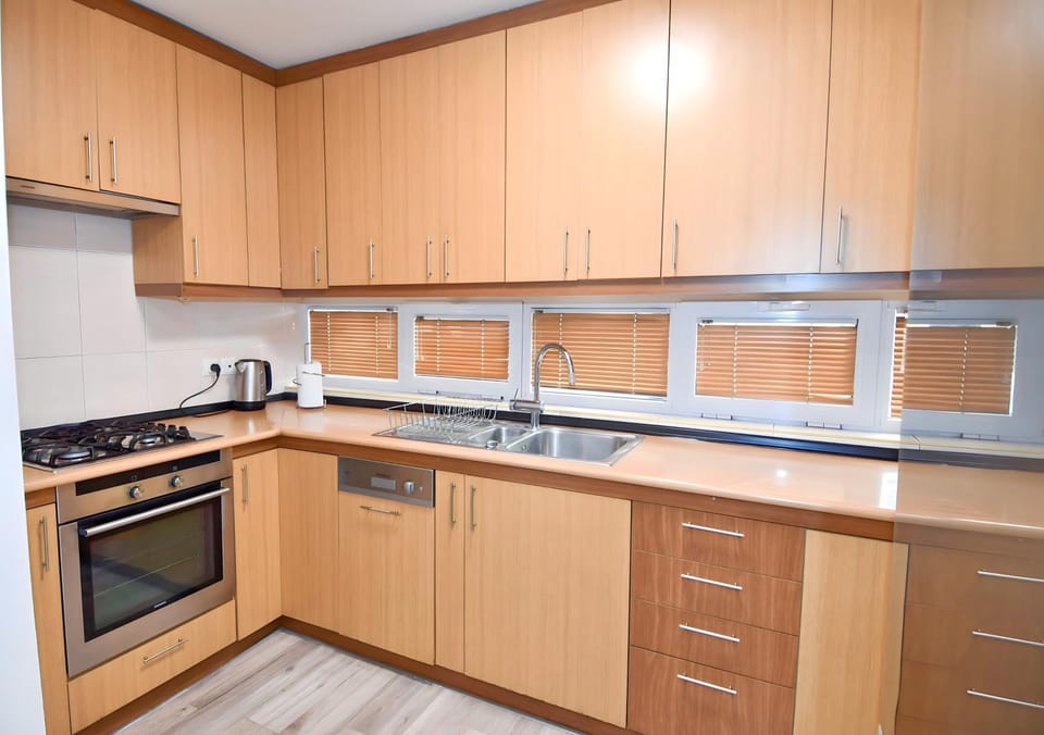 Coffee/tea facilities, Kitchen or kitchenette, dishwasher, minibar, pet friendly, stove