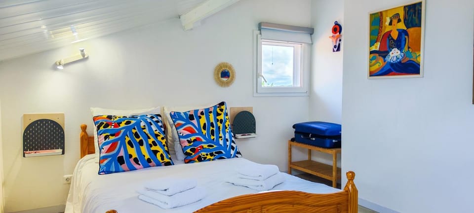 Photo of the whole room, Decorative detail, Bedroom