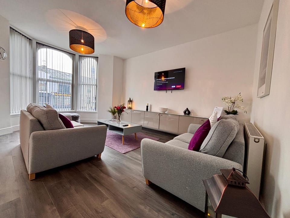TV and multimedia, Living room, Seating area