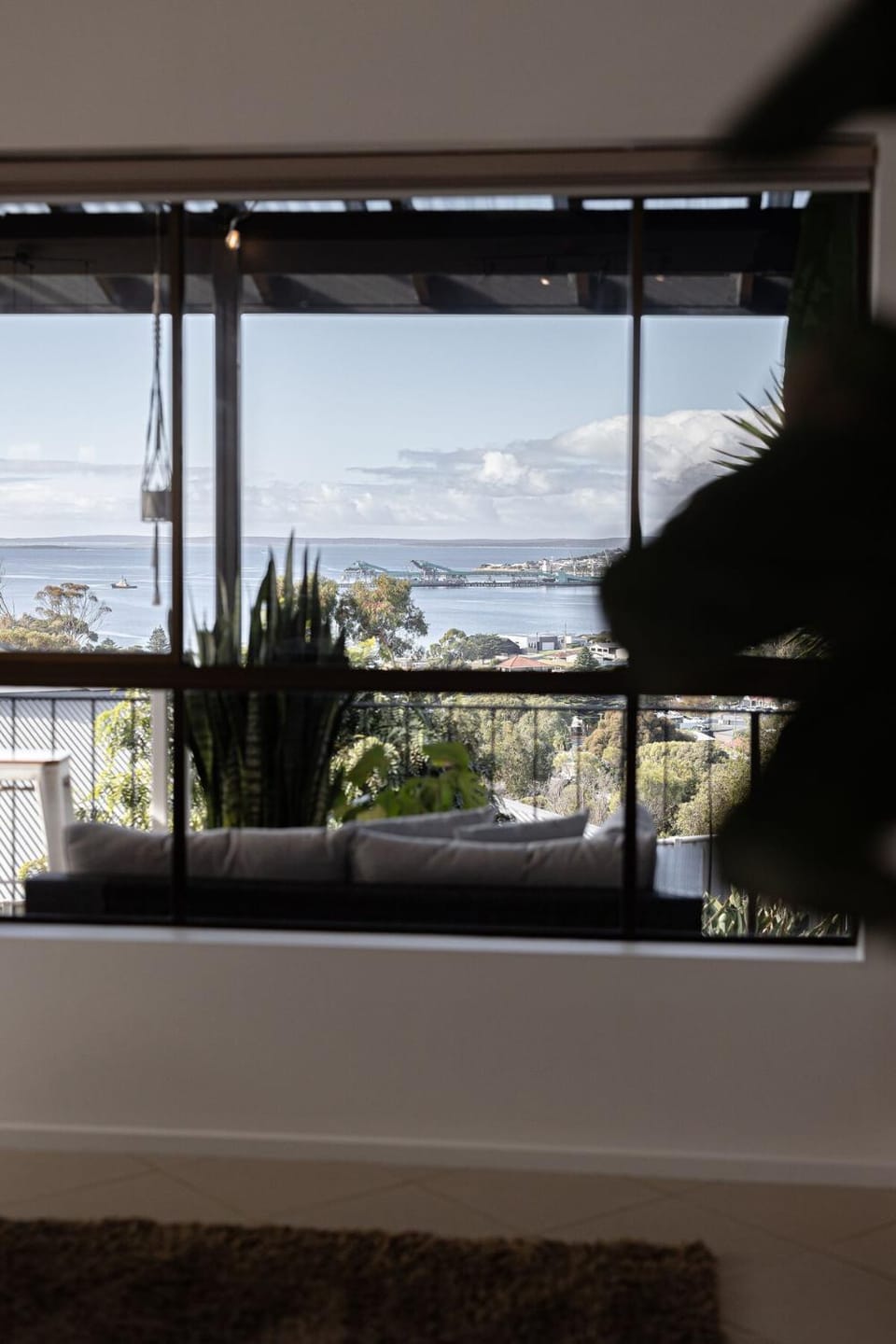 Valley View Home - Barrel Sauna, Woodfired Pizza Oven, Firepit, Kids Playset House in Port Lincoln