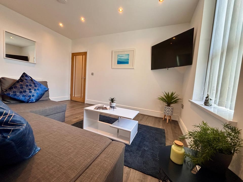 Franks Apt 3 - Sleeps 4 Apartment in Blackpool