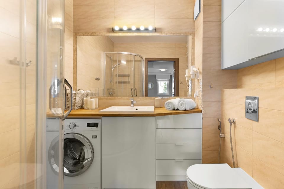 Shower, Toilet, Bathroom, washing machine