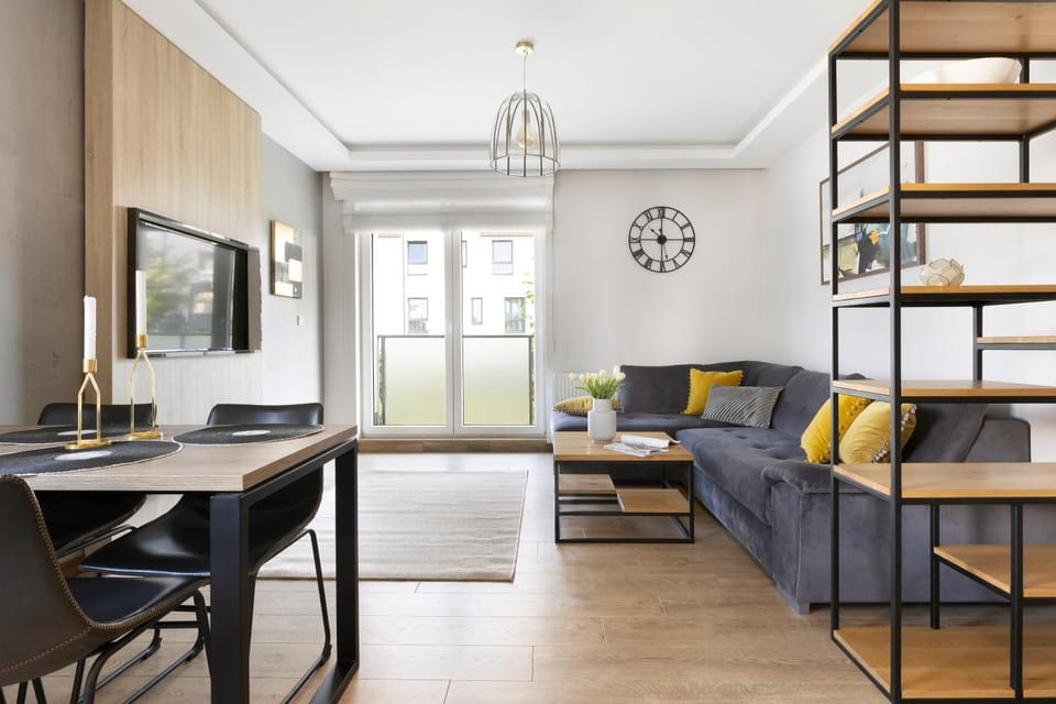 TV and multimedia, Balcony/Terrace, Living room, Seating area, Dining area