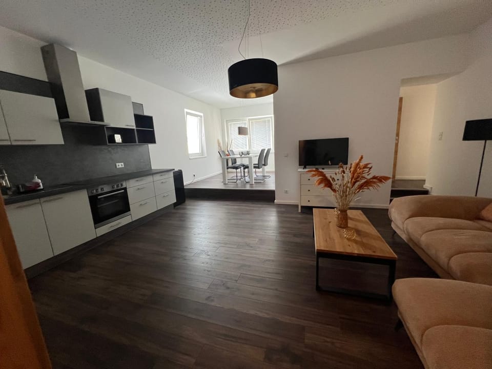 Kitchen or kitchenette, Living room, Seating area, Dining area, pet friendly, stove