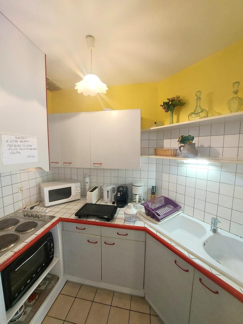 Kitchen or kitchenette, pet friendly, stove
