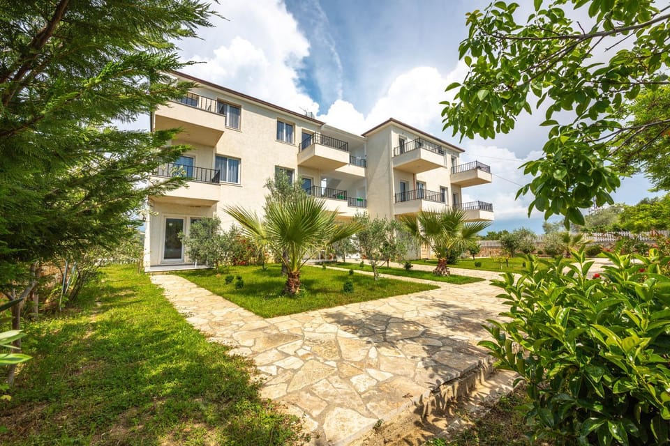 Property building, Facade/entrance, Garden, Garden