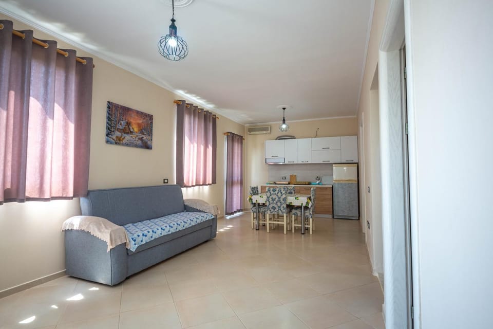 Living room, Seating area, Dining area, kitchen