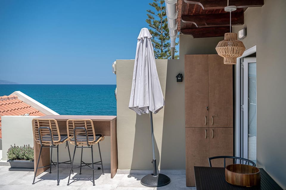 View (from property/room), Balcony/Terrace, Seating area, Sea view