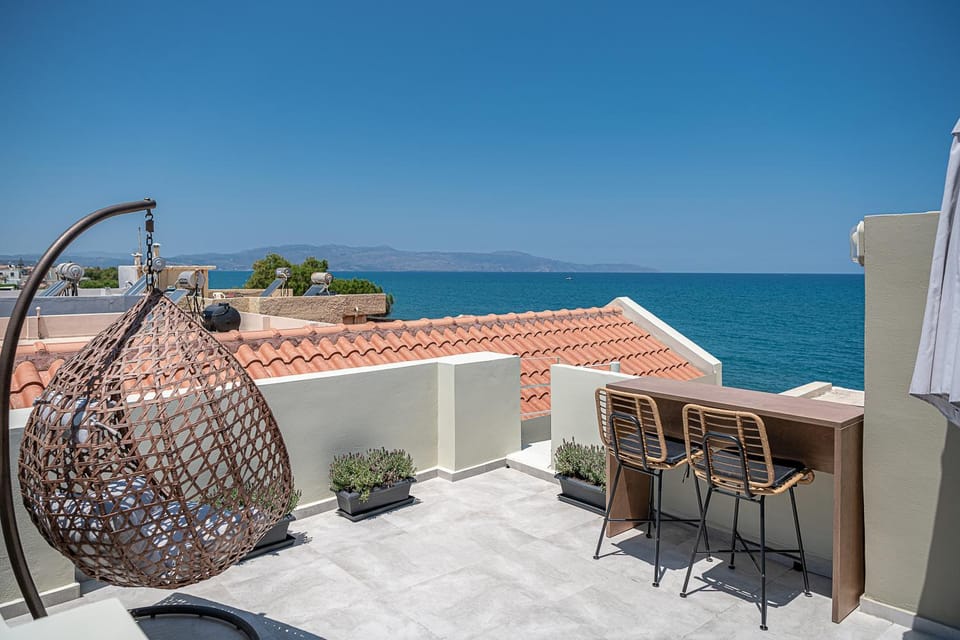 Day, Natural landscape, Balcony/Terrace, Sea view