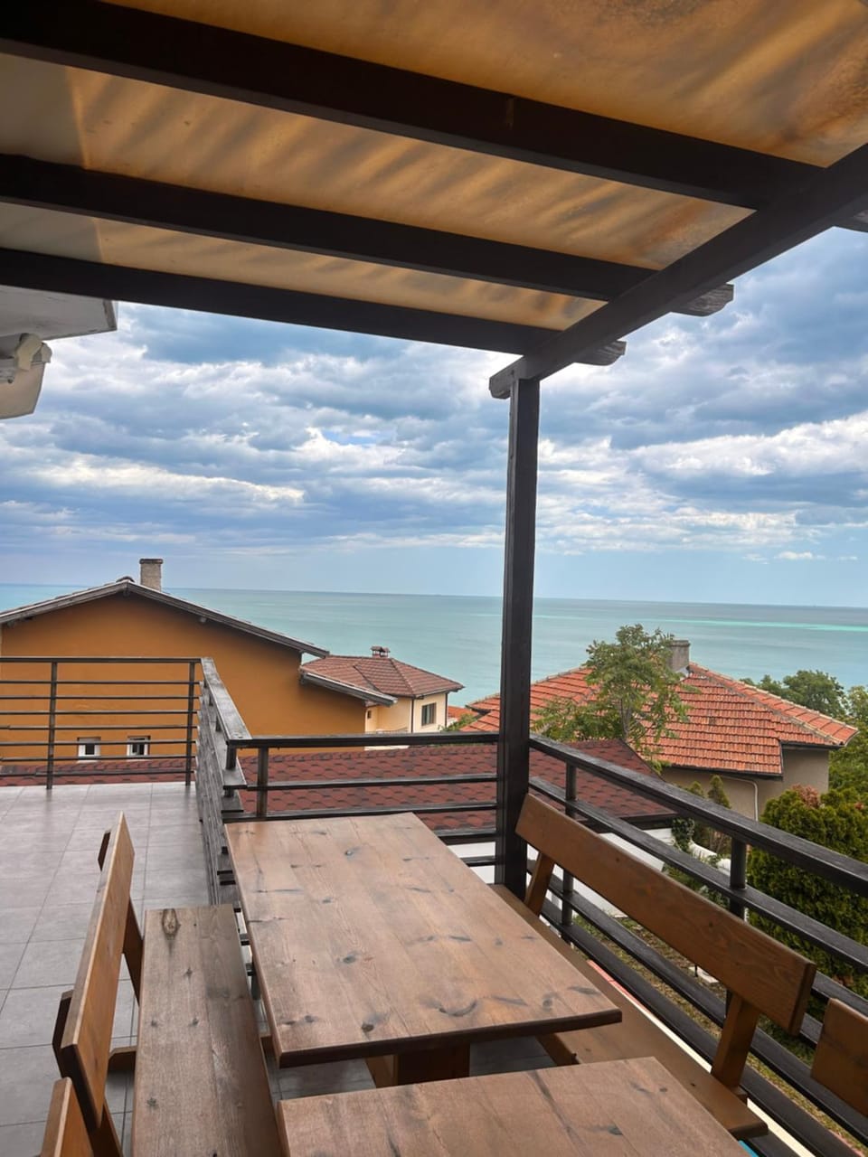 Natural landscape, View (from property/room), Balcony/Terrace, Dining area, Sea view